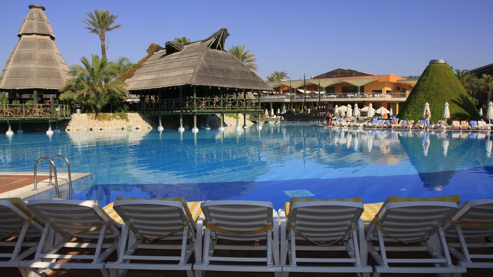 pools-outdoor-pool