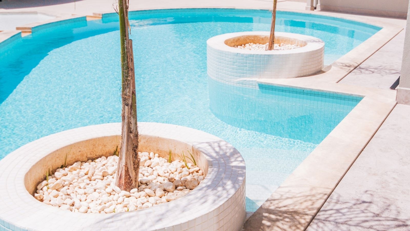 rooms-deluxe-swim-up-suite