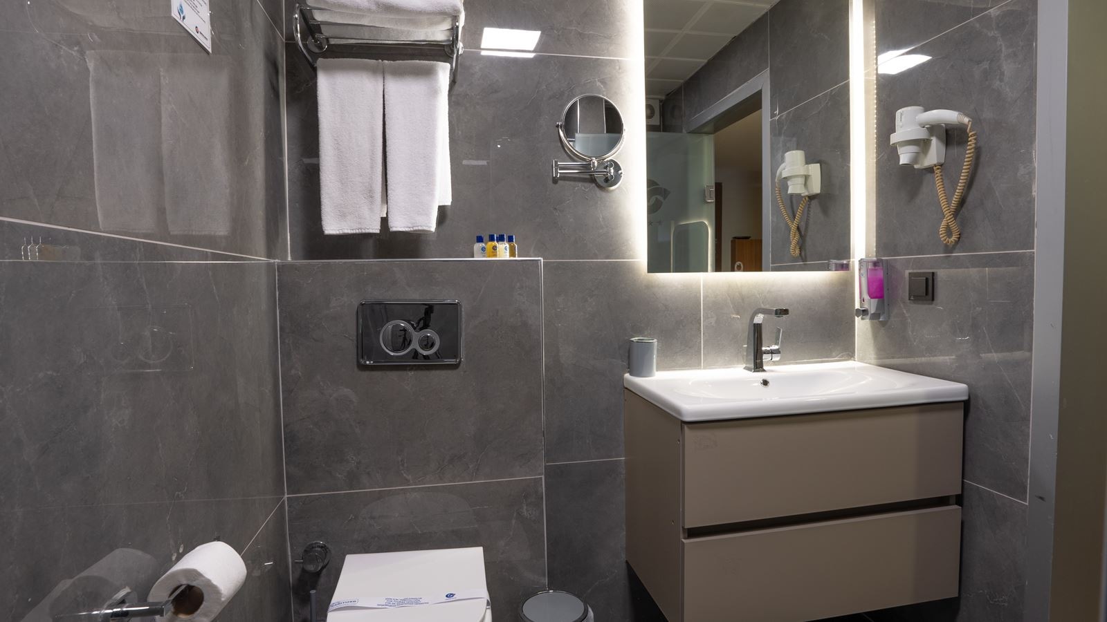 rooms-standard-room