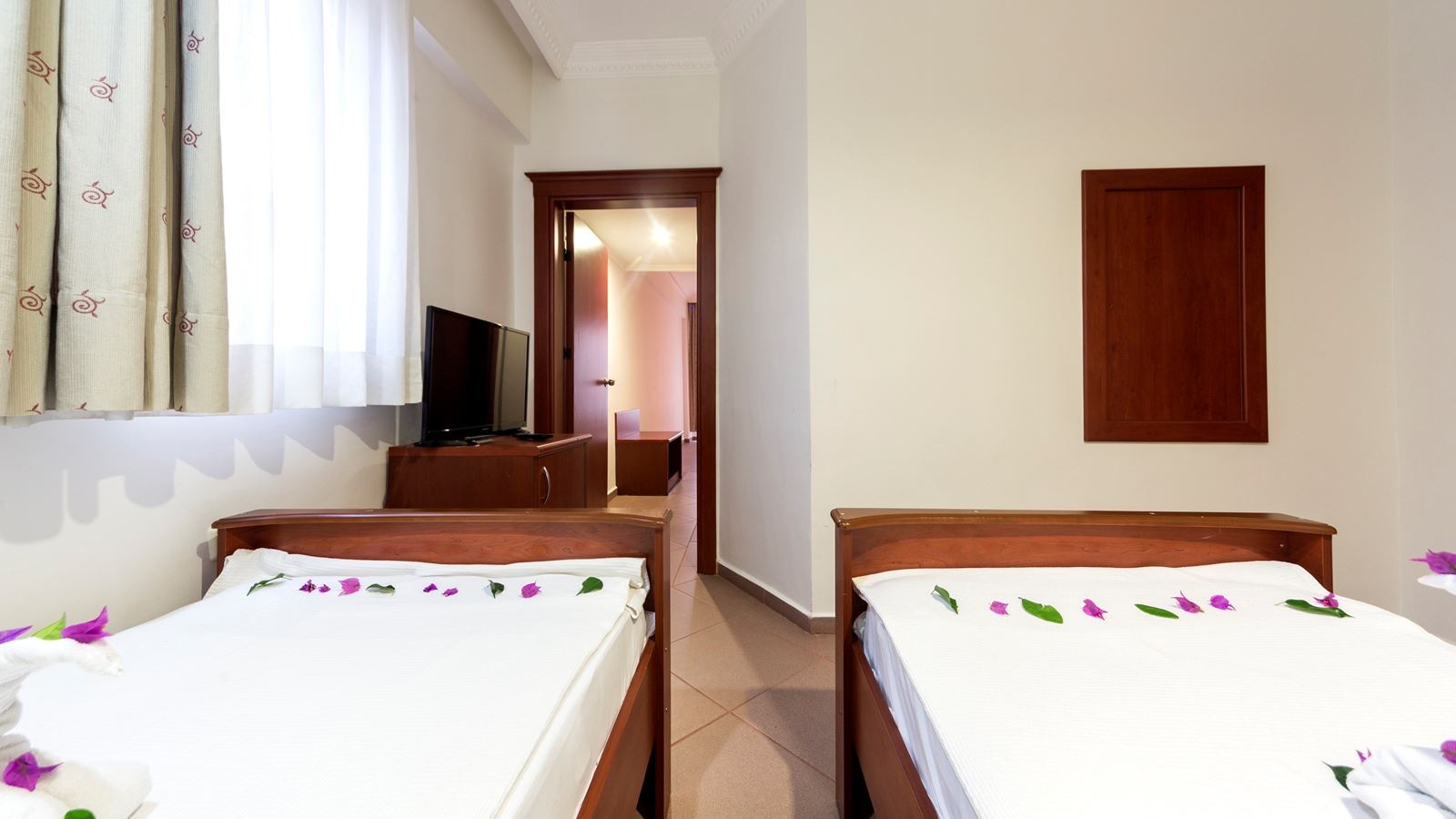 rooms-family-room