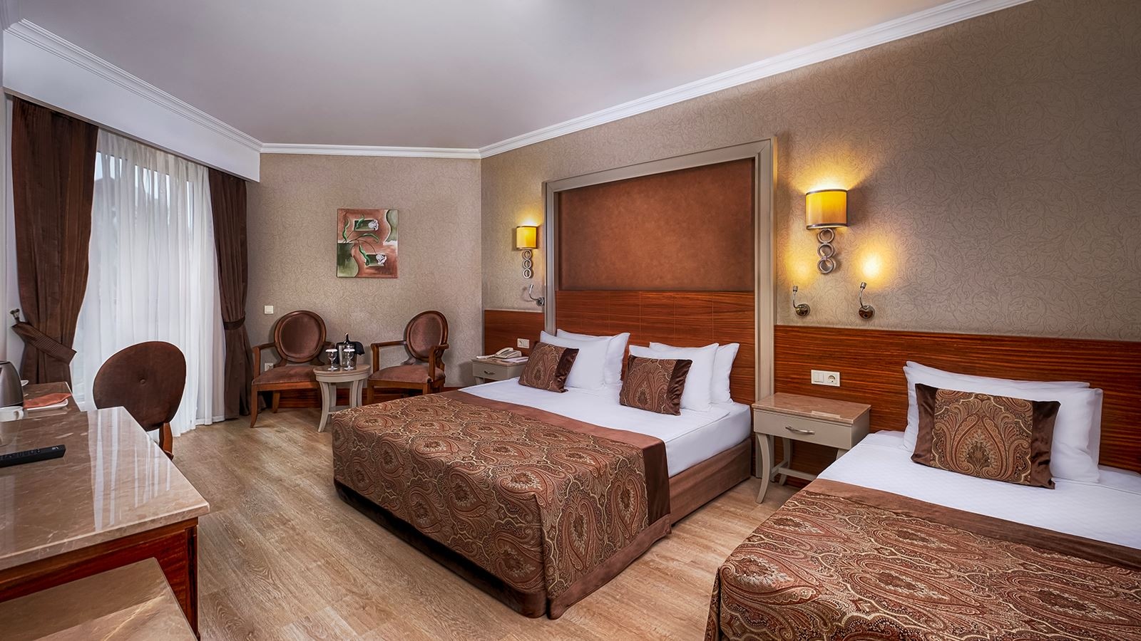 rooms-large-room-land-view