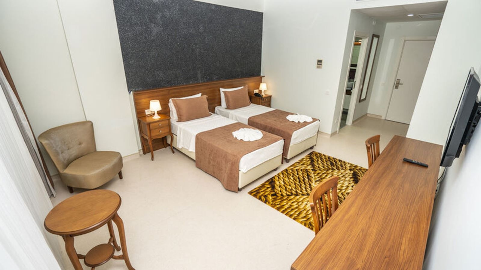 rooms-family-room