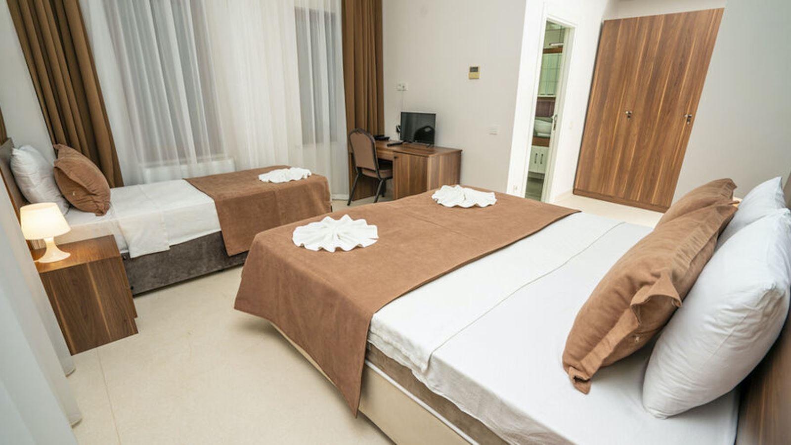 rooms-triple-room
