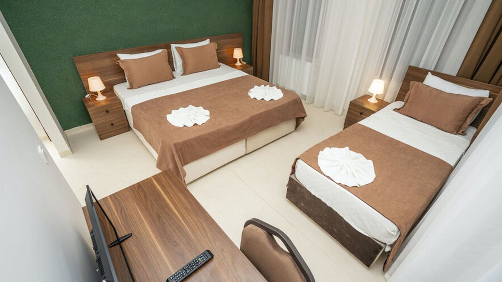 rooms-triple-room