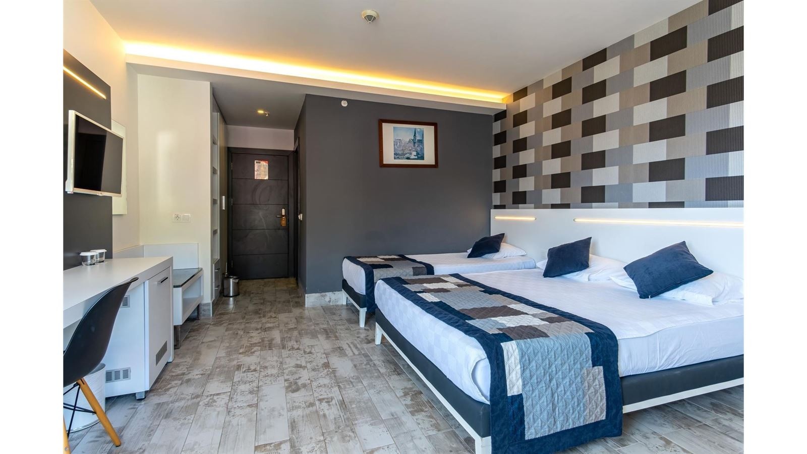 rooms-standard-room-side-sea-view