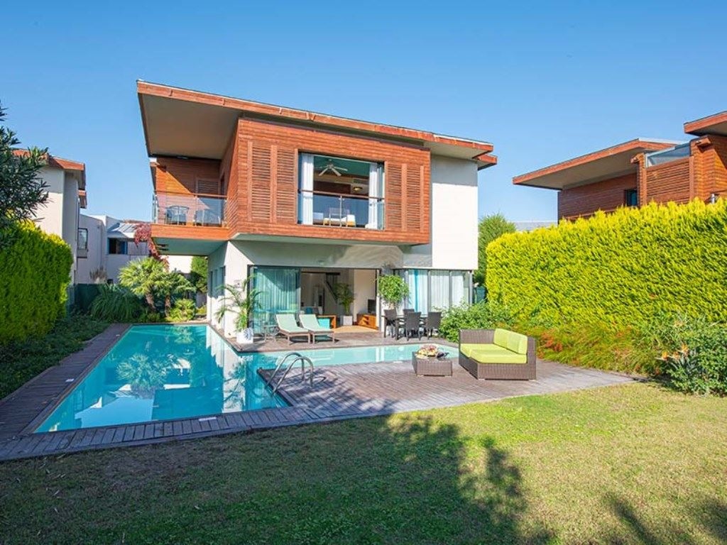 rooms-villas