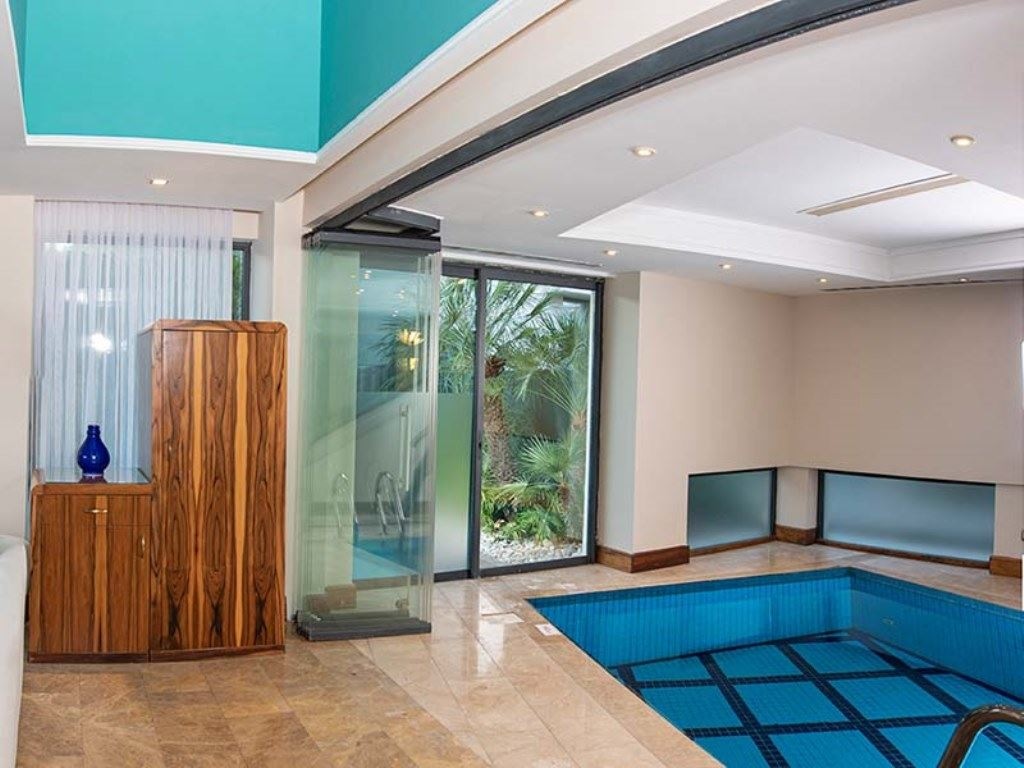 rooms-villas