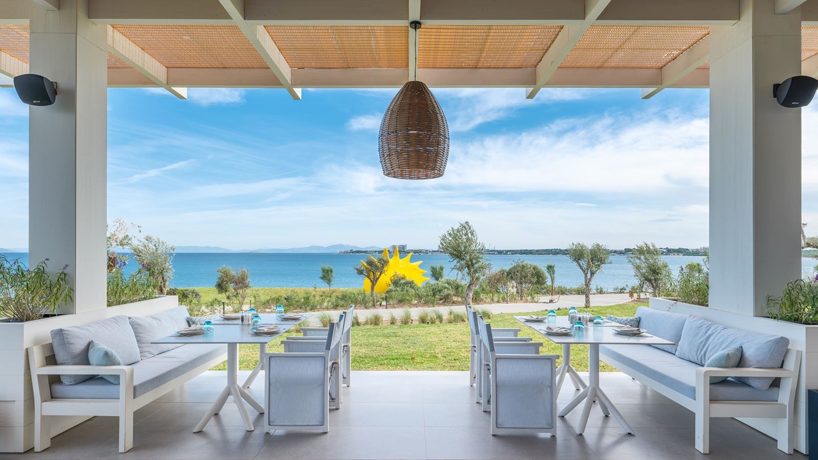 restaurants-fish-camp-see-food-only-for-vip-guests