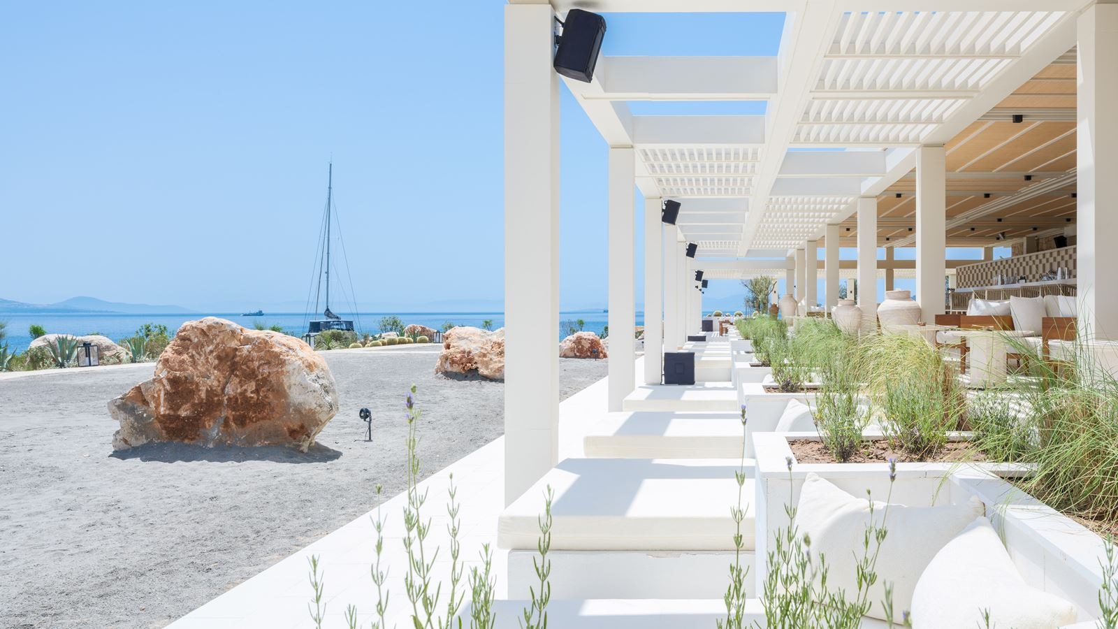 restaurants-cape-beach-lounge--club