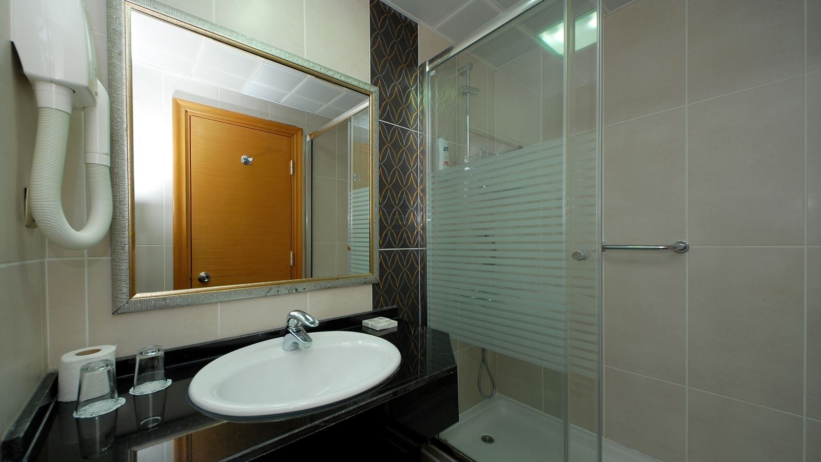 rooms-standard-room