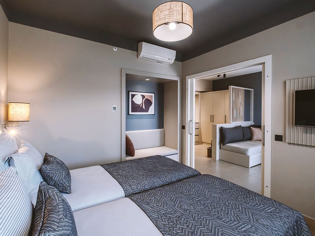 rooms-deluxe-suite