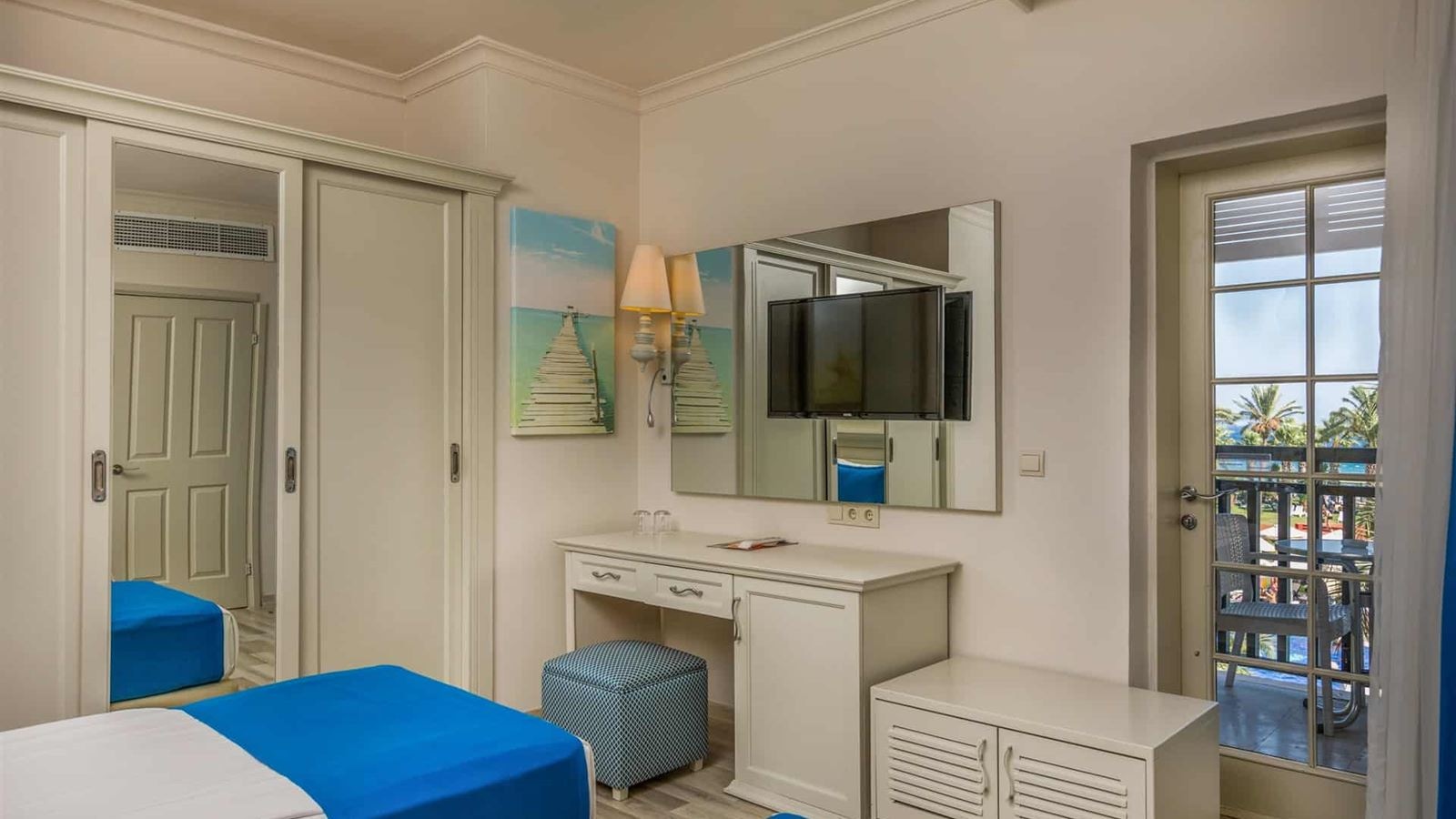 rooms-family-room