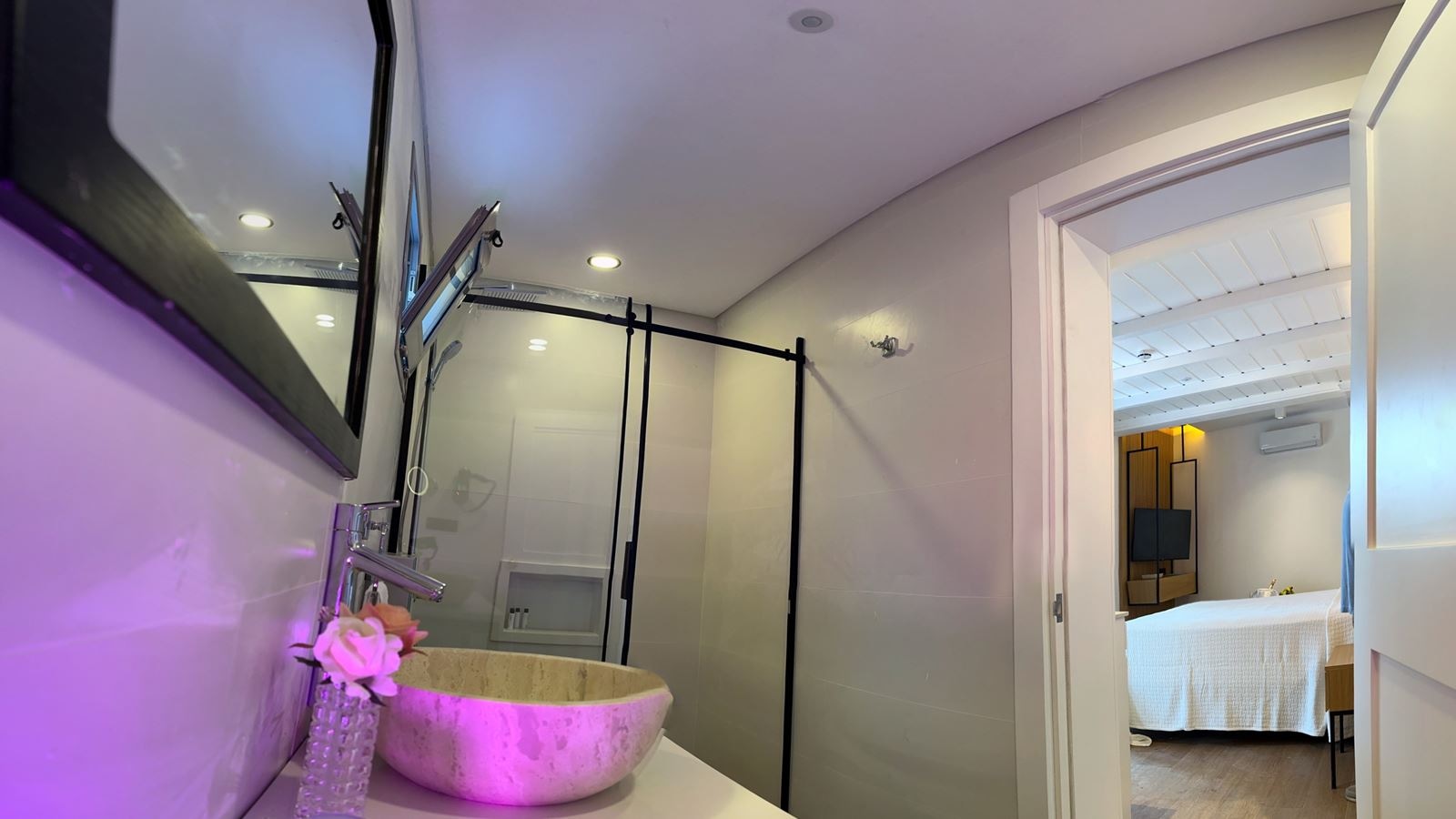 rooms-club-room