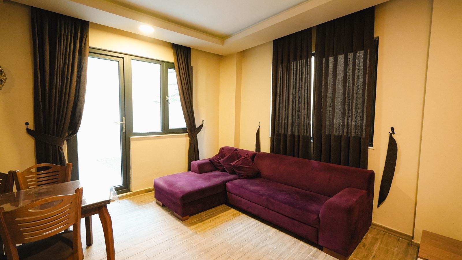 rooms-deluxe-room-1+1