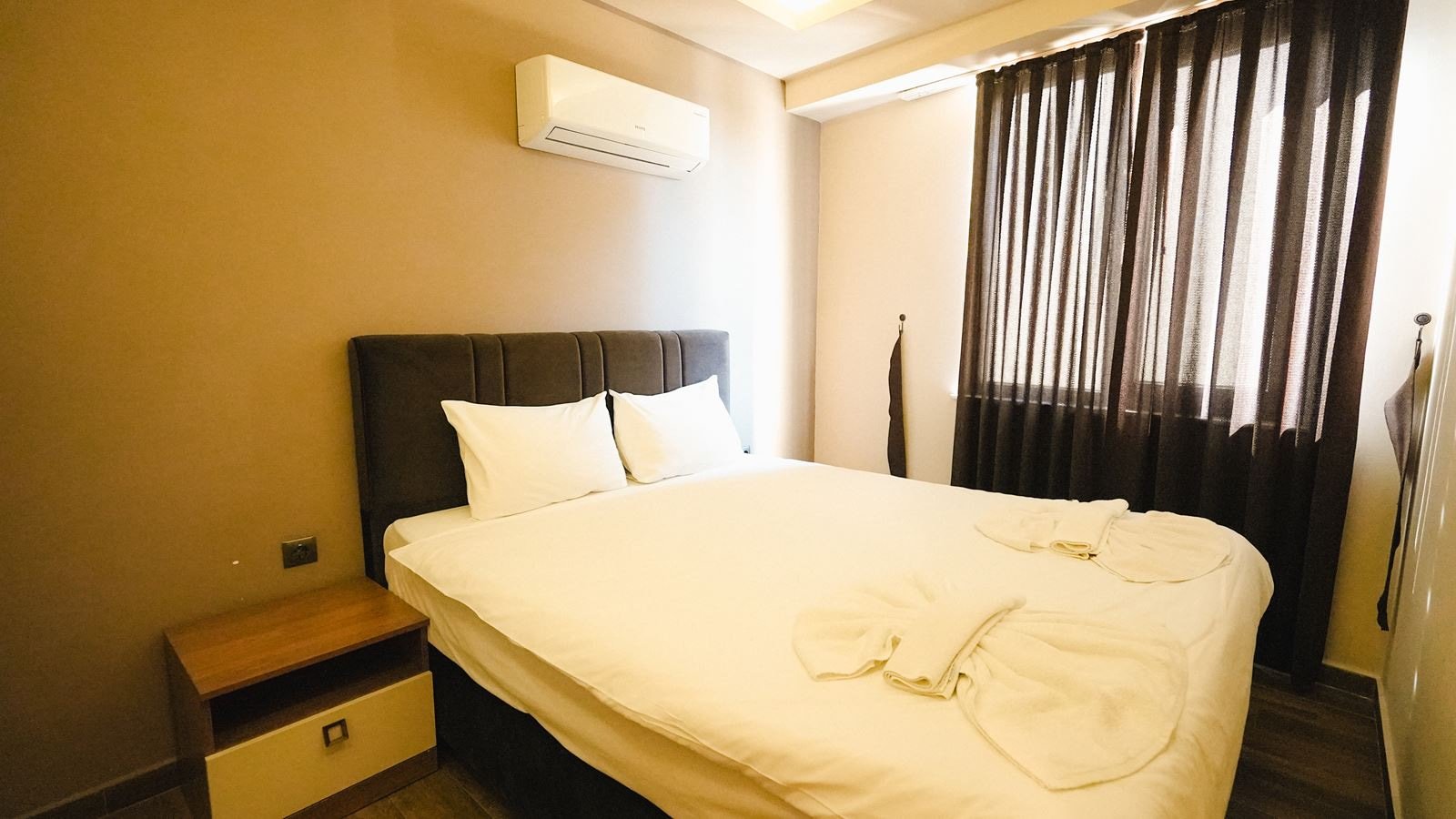rooms-deluxe-room-1+1