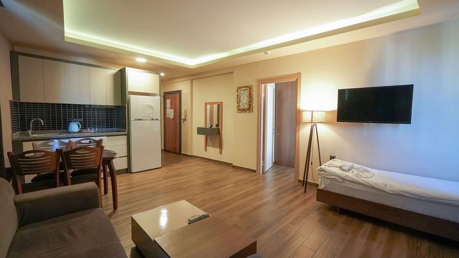 rooms-deluxe-room-1+1