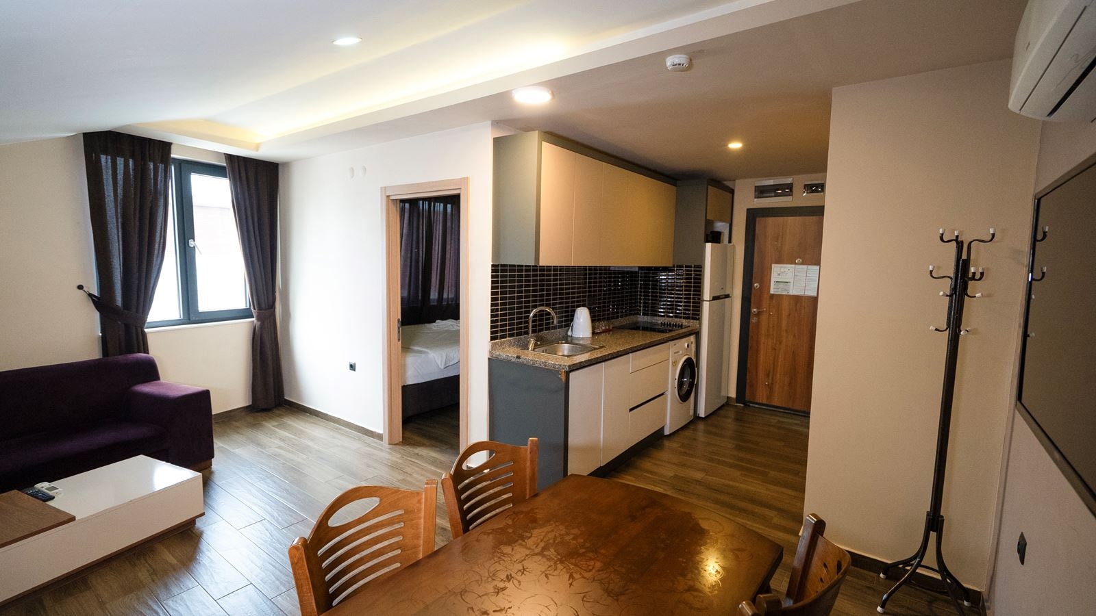rooms-deluxe-room-1+1
