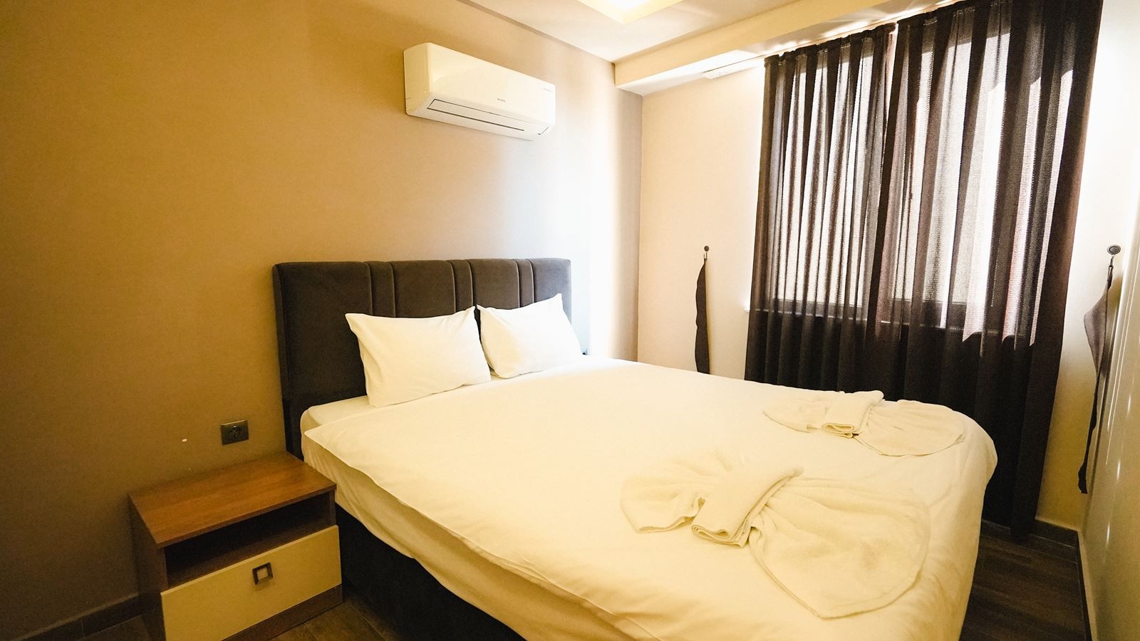 rooms-deluxe-room-1+1