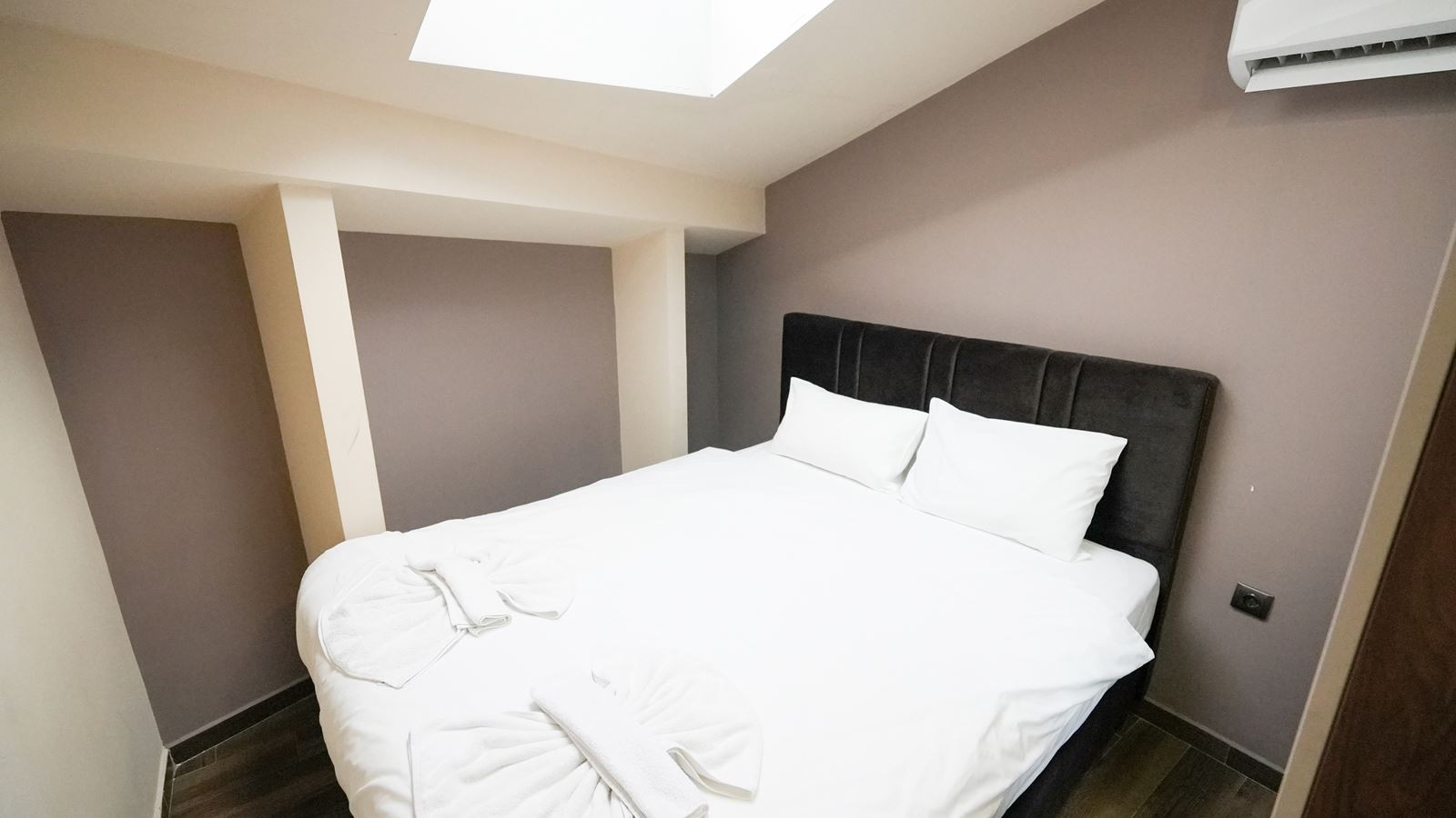 rooms-deluxe-room-1+1