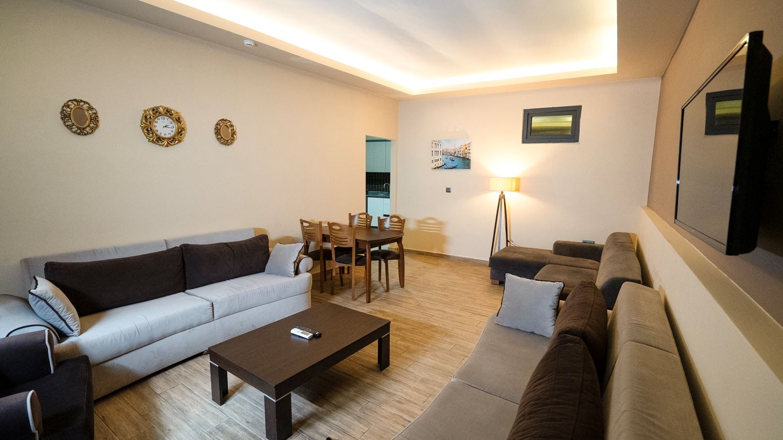 rooms-deluxe-room-2+1