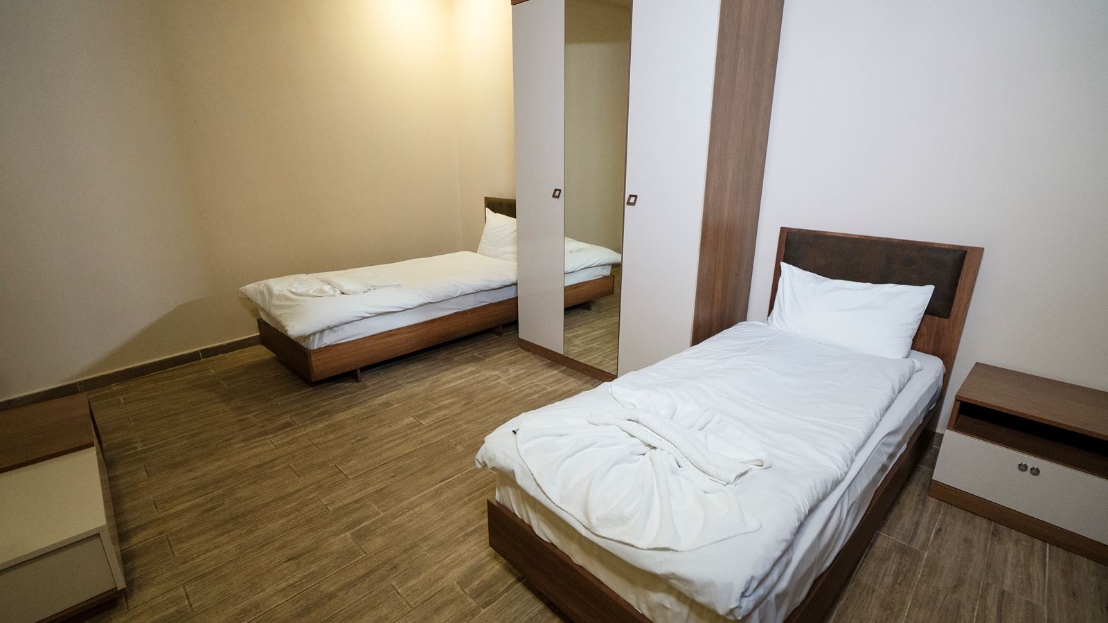 rooms-deluxe-room-2+1