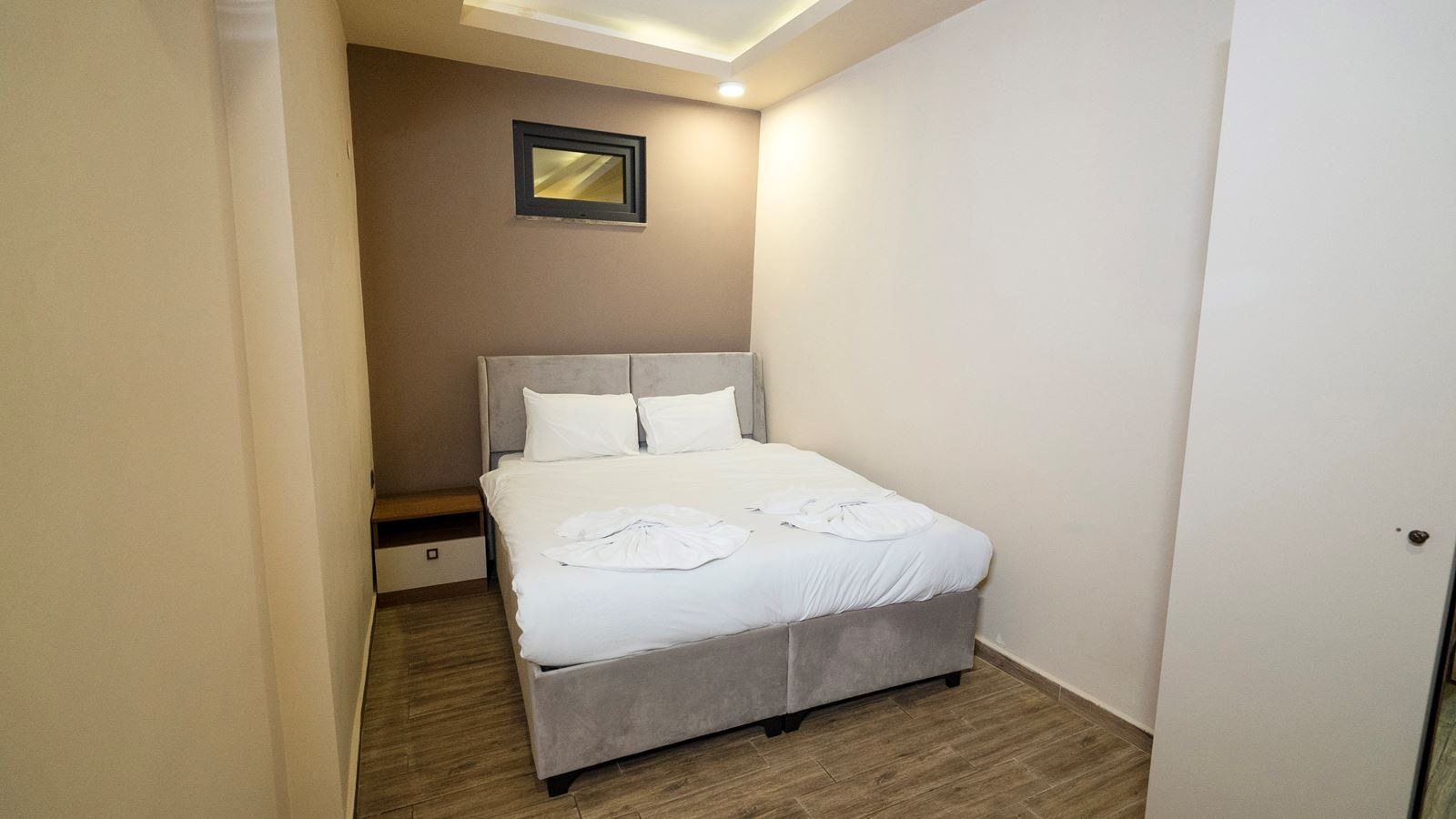 rooms-deluxe-room-2+1