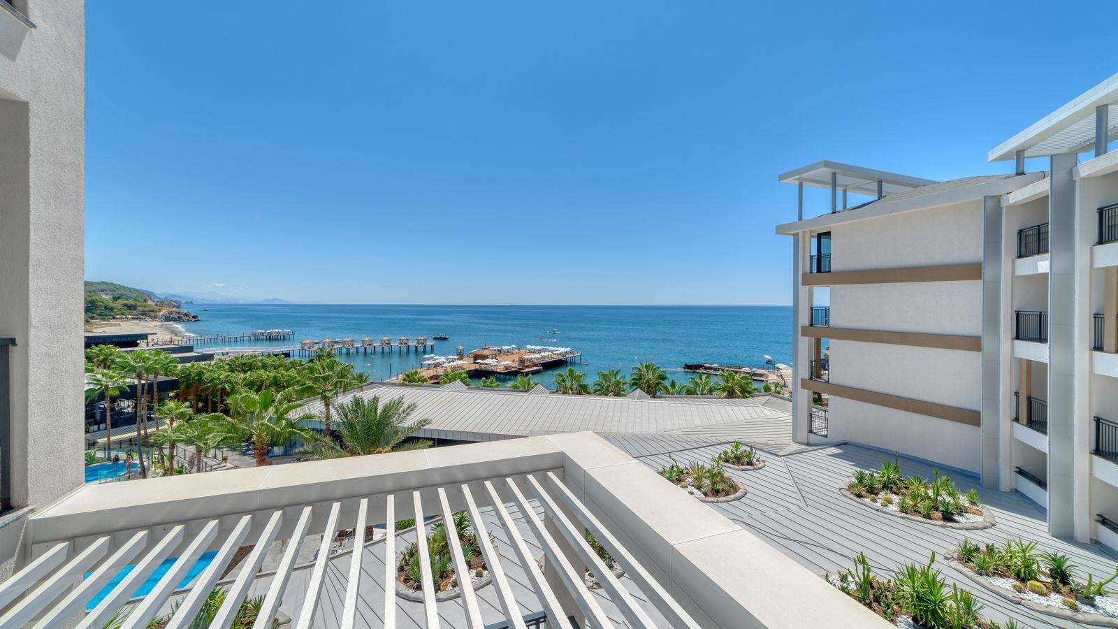 rooms-family-room-sea-view