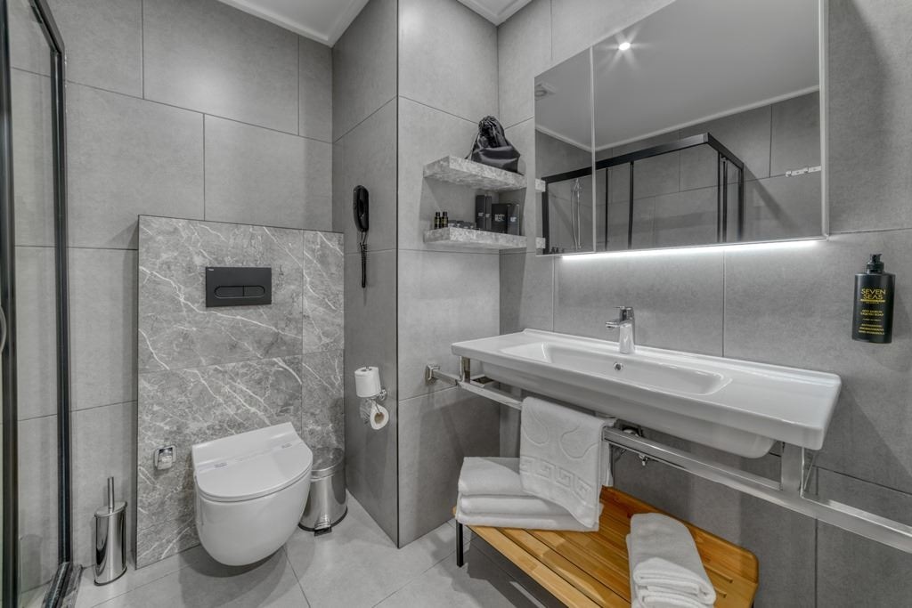 rooms-superior-room-land-view