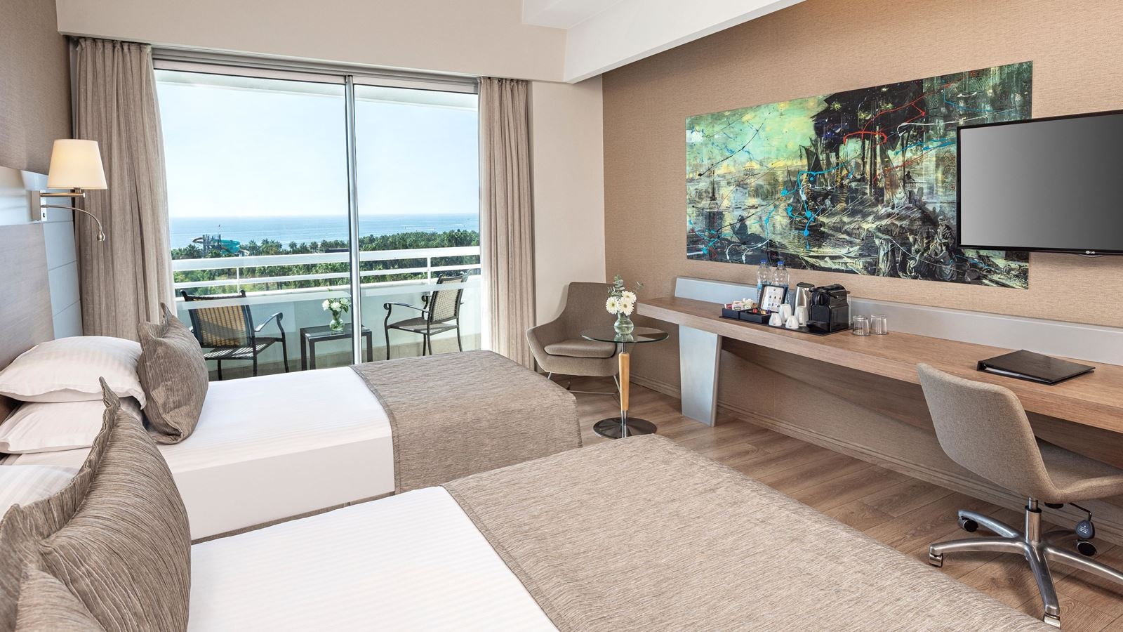 rooms-deluxe-room-sea-view