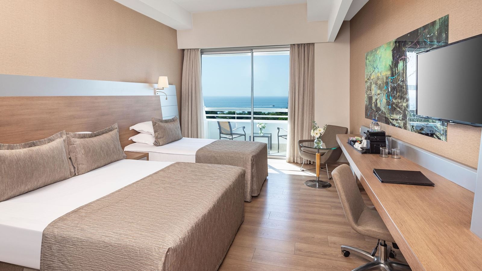 rooms-deluxe-room-sea-view