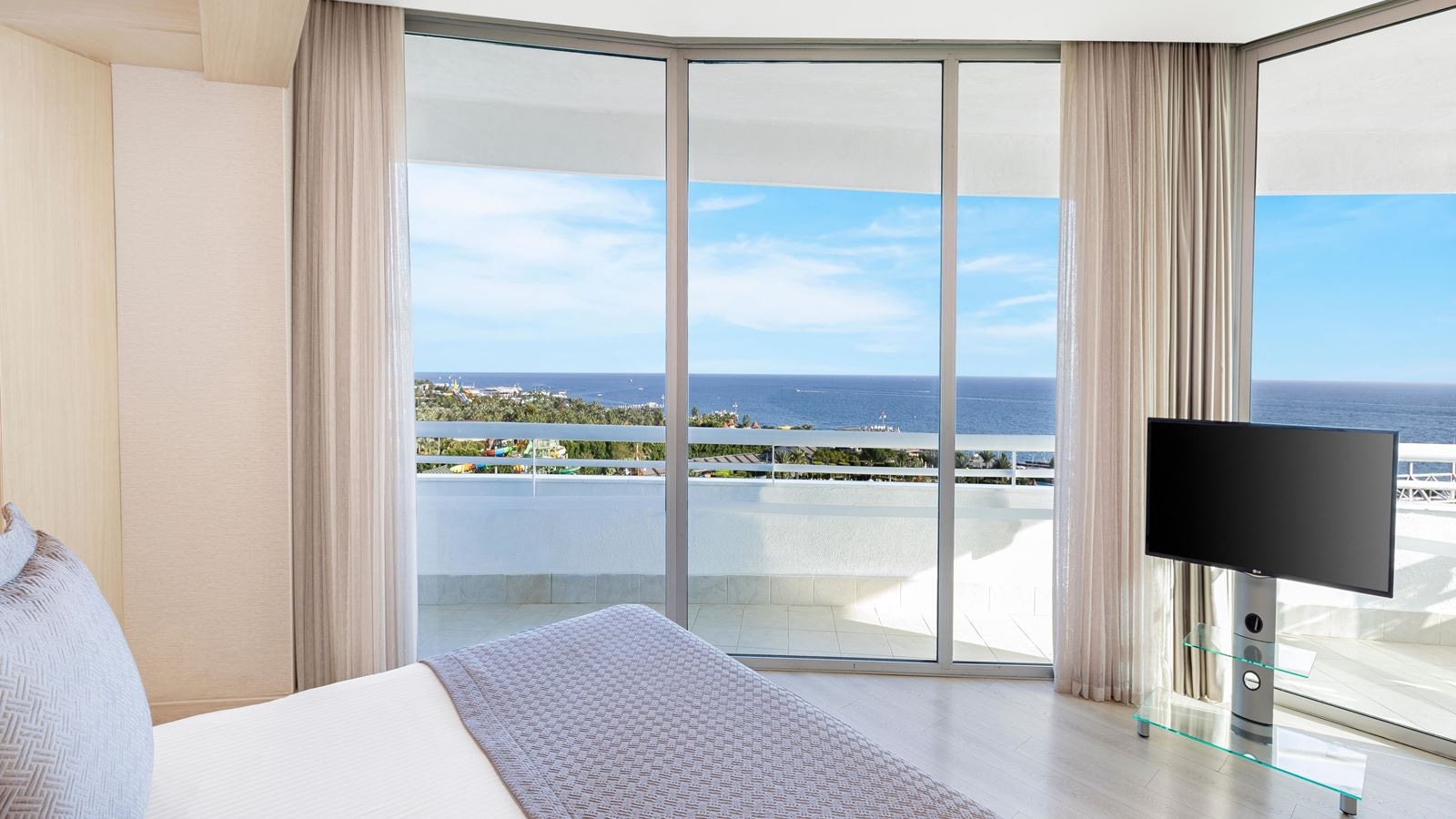 rooms-deluxe-grand-suite