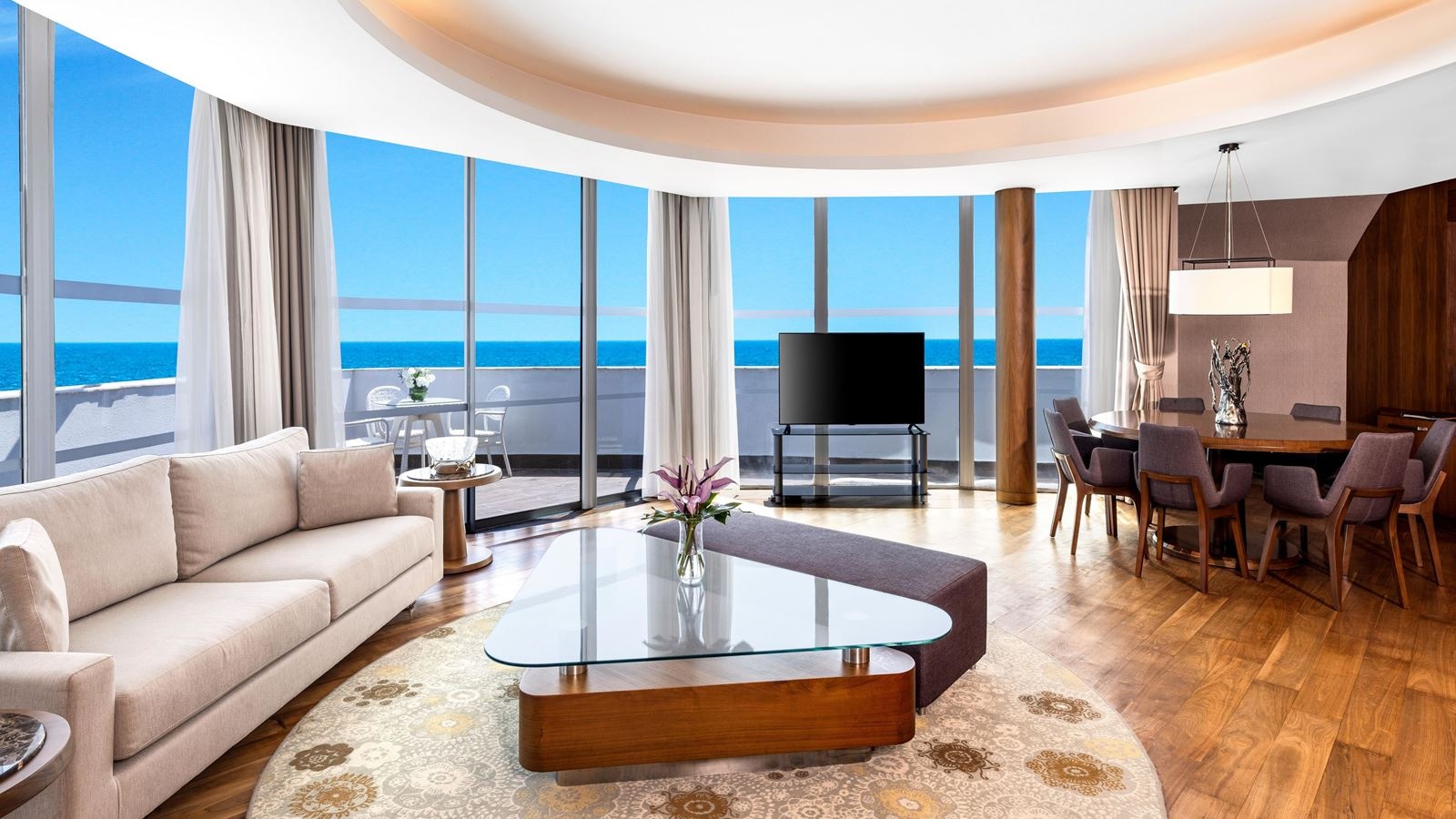 rooms-deluxe-royal-suite