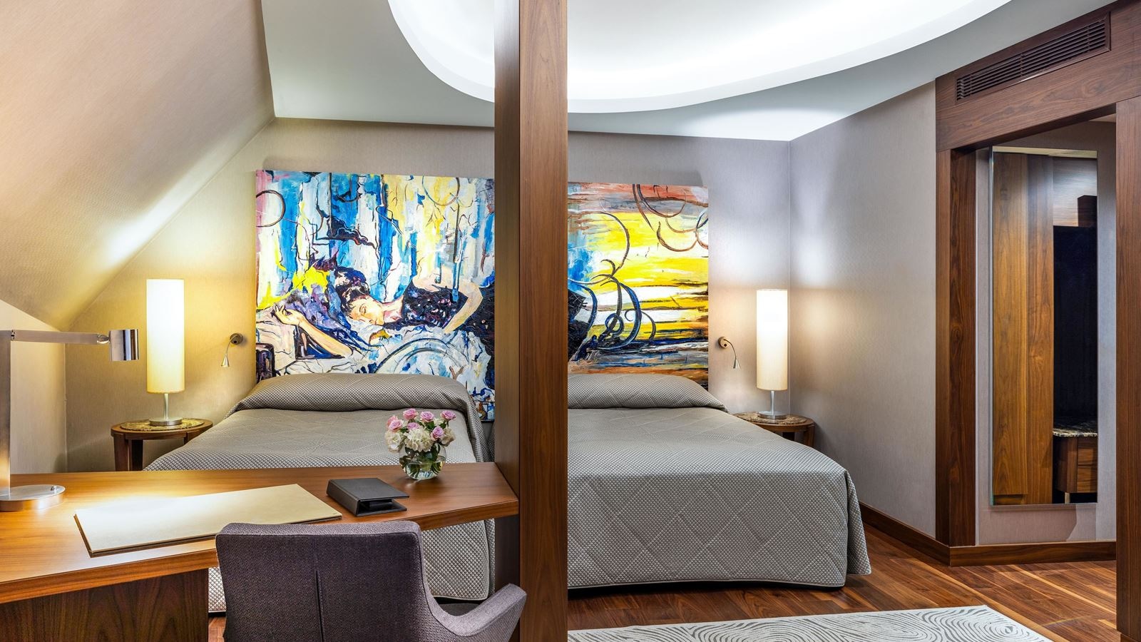 rooms-deluxe-royal-suite