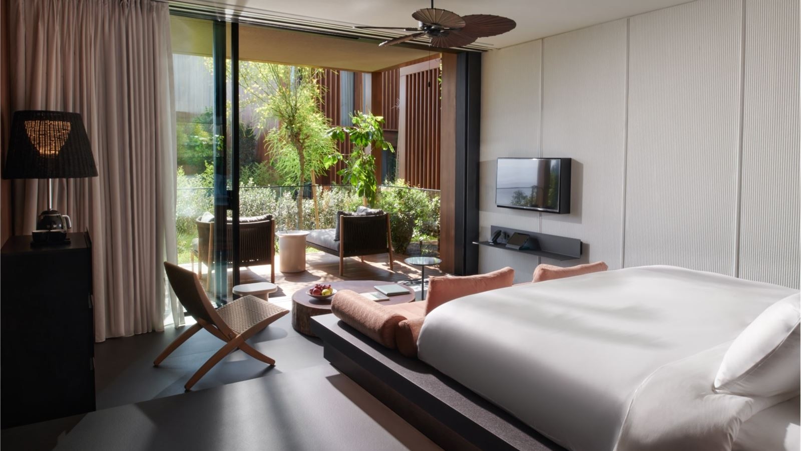 rooms-suite-land