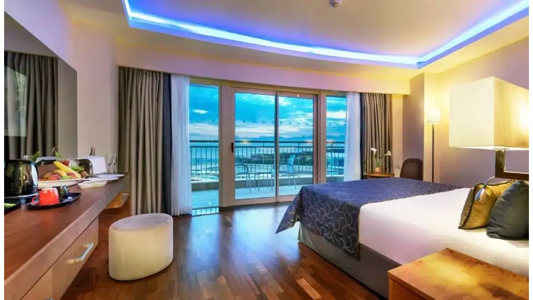 rooms-standard-sea-view-room-with-balcon