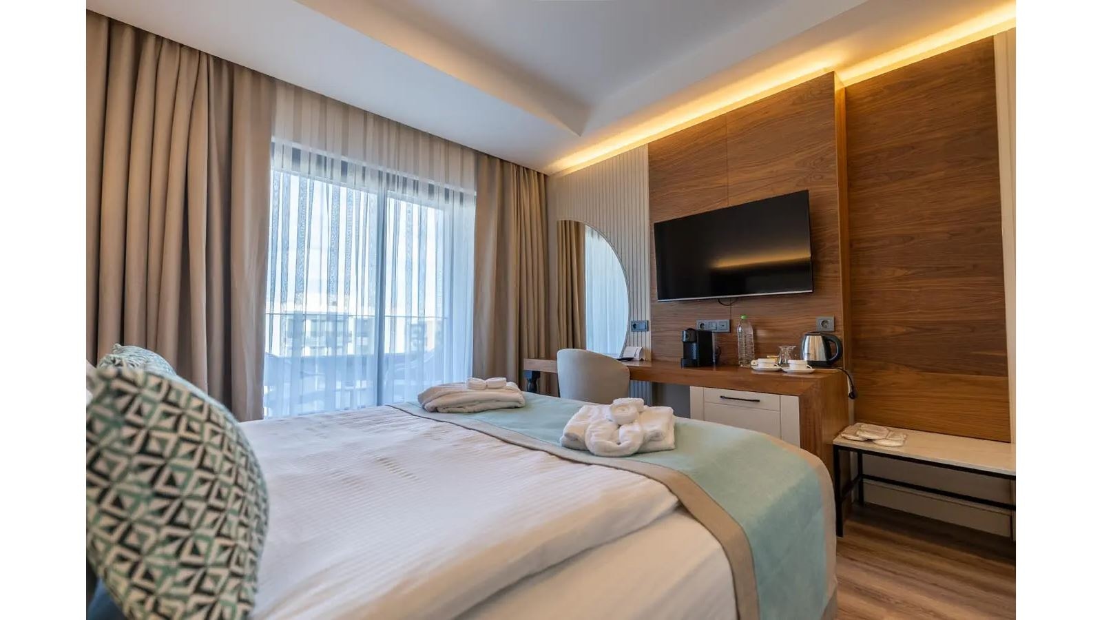 rooms-family-room-with-land-view
