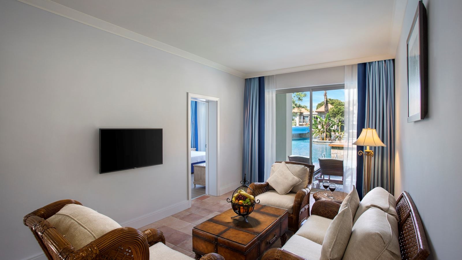 rooms-lake-villa