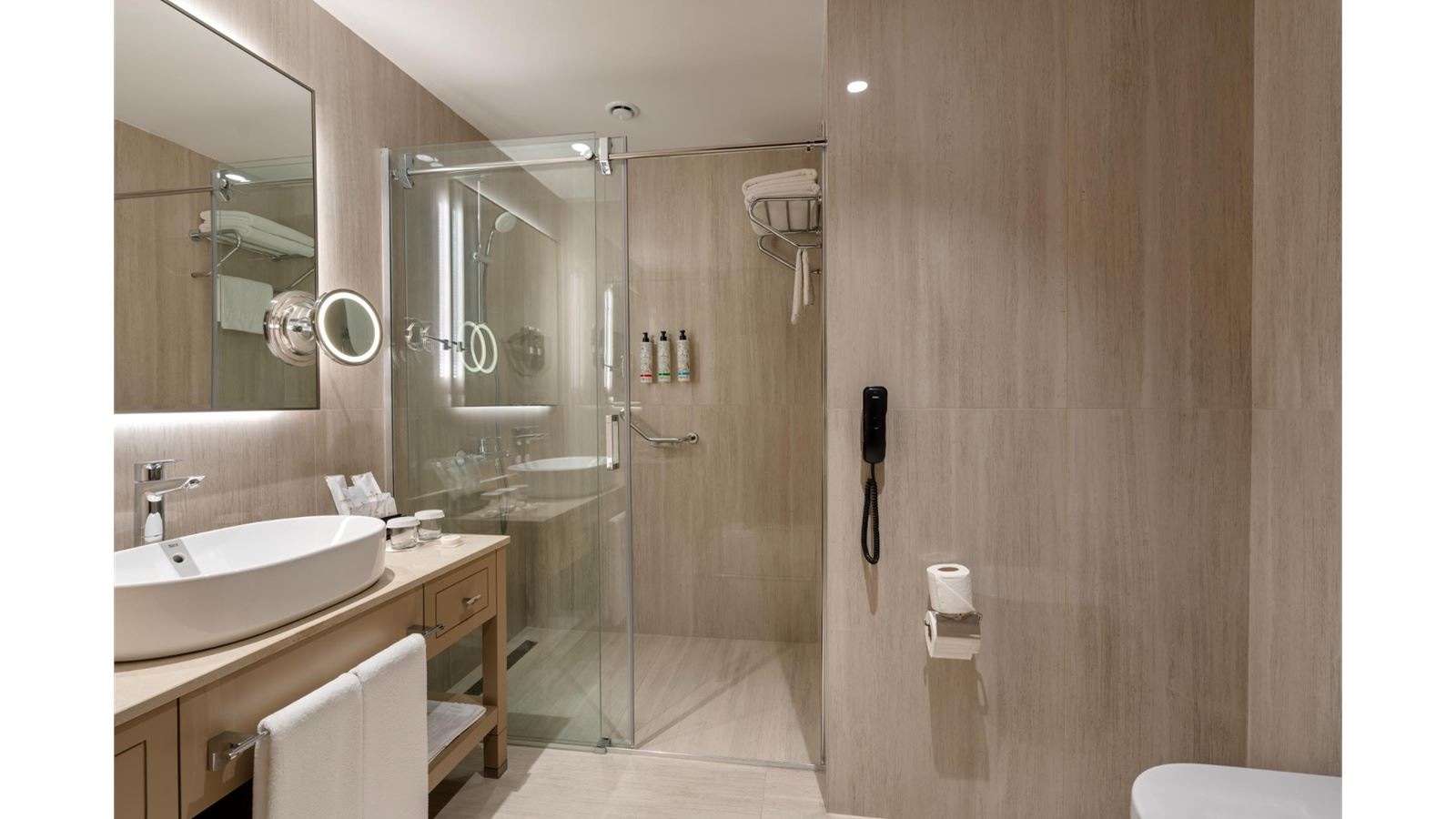 rooms-superior-room