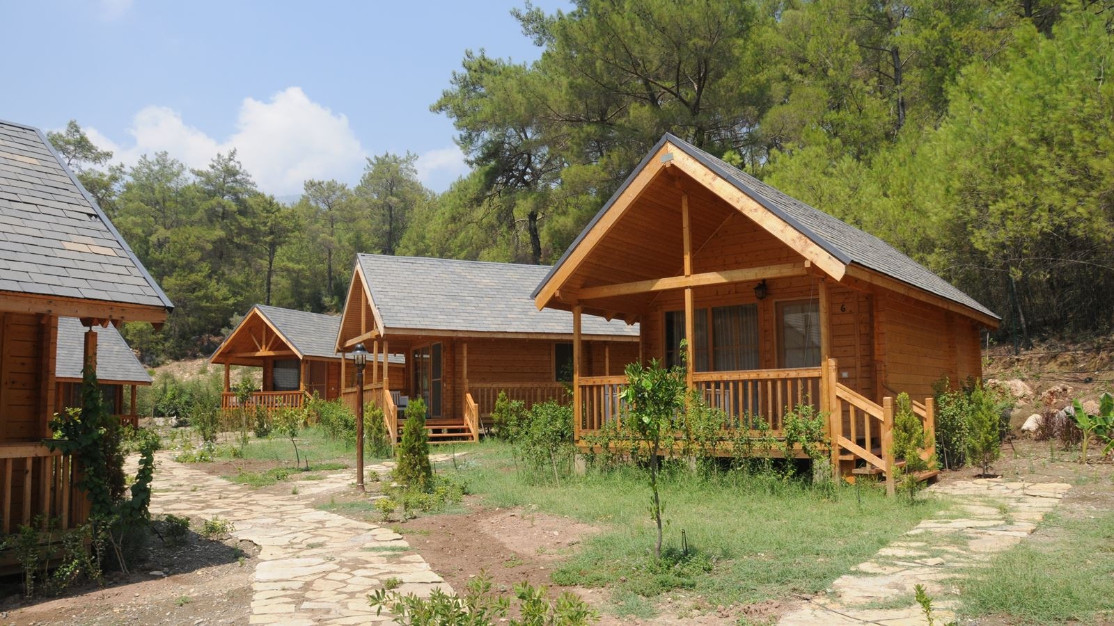 rooms-bungalow-room-2-bedrooms