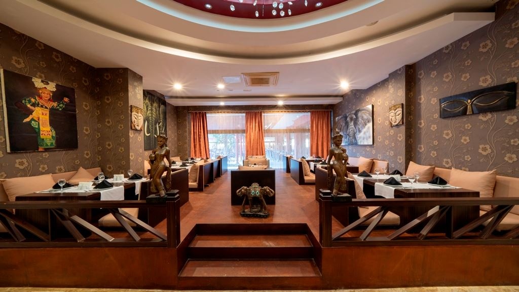 restaurants-khun-mai-restaurant