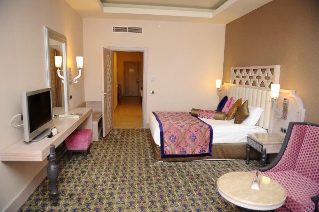 rooms-family-room