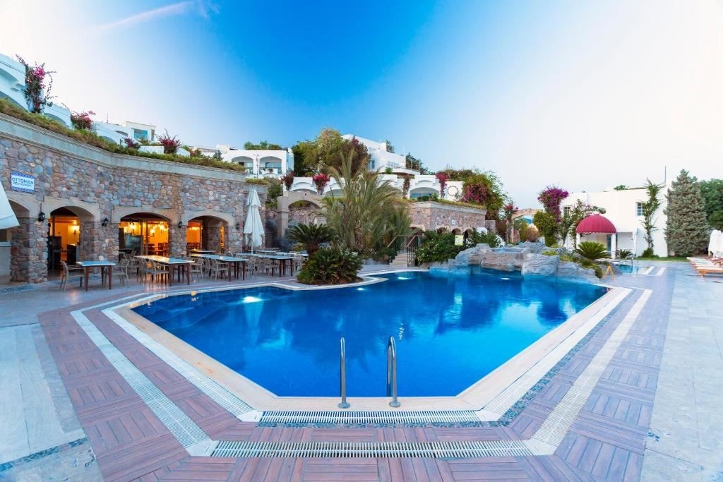 pools-outdoor-pool
