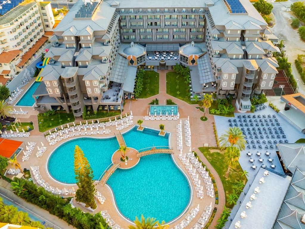 pools-outdoor-pool