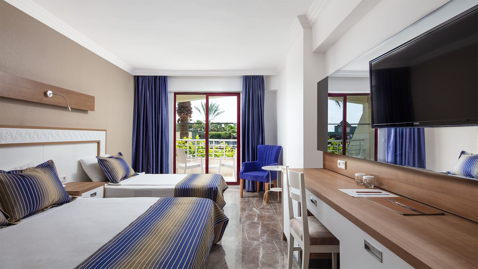 rooms-deluxe-room