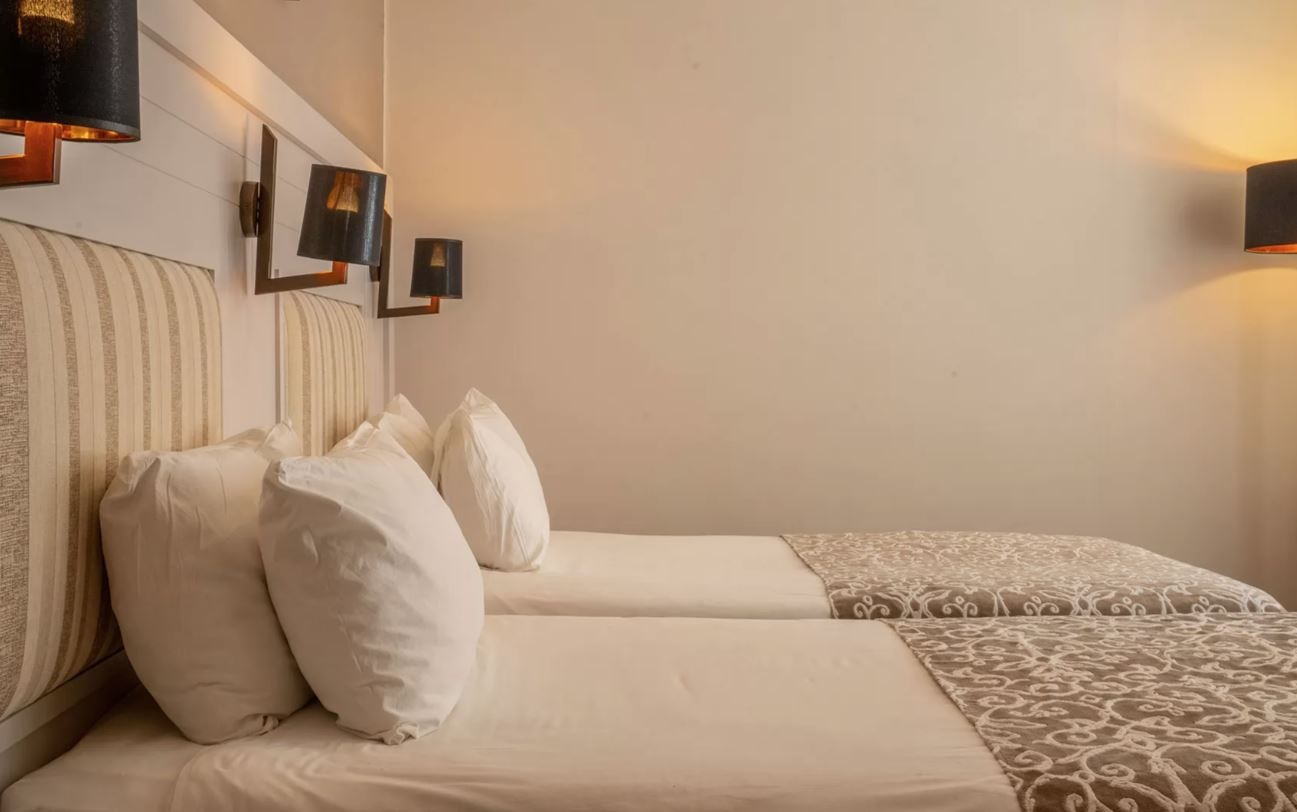 rooms-family-room