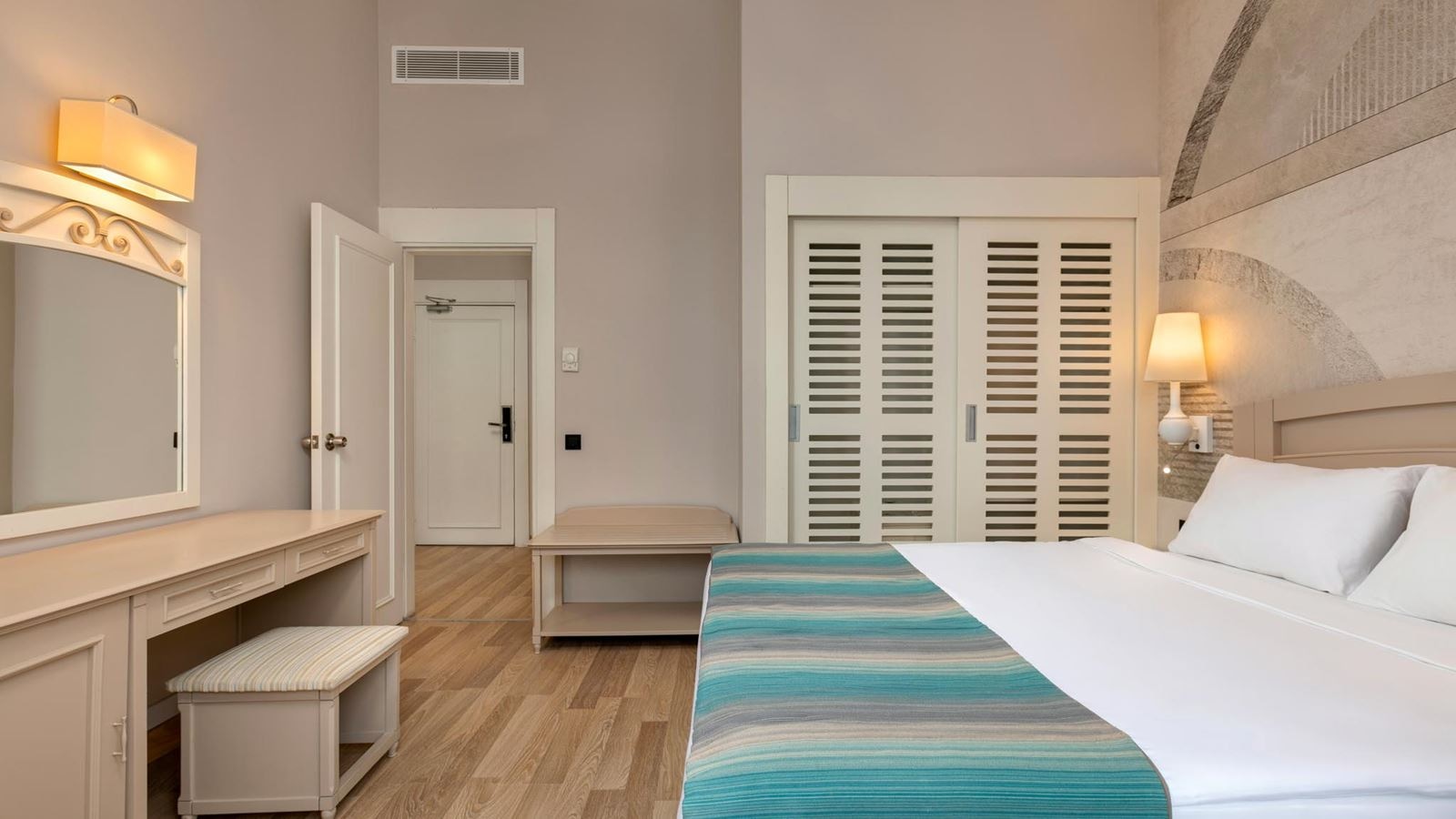rooms-family-room