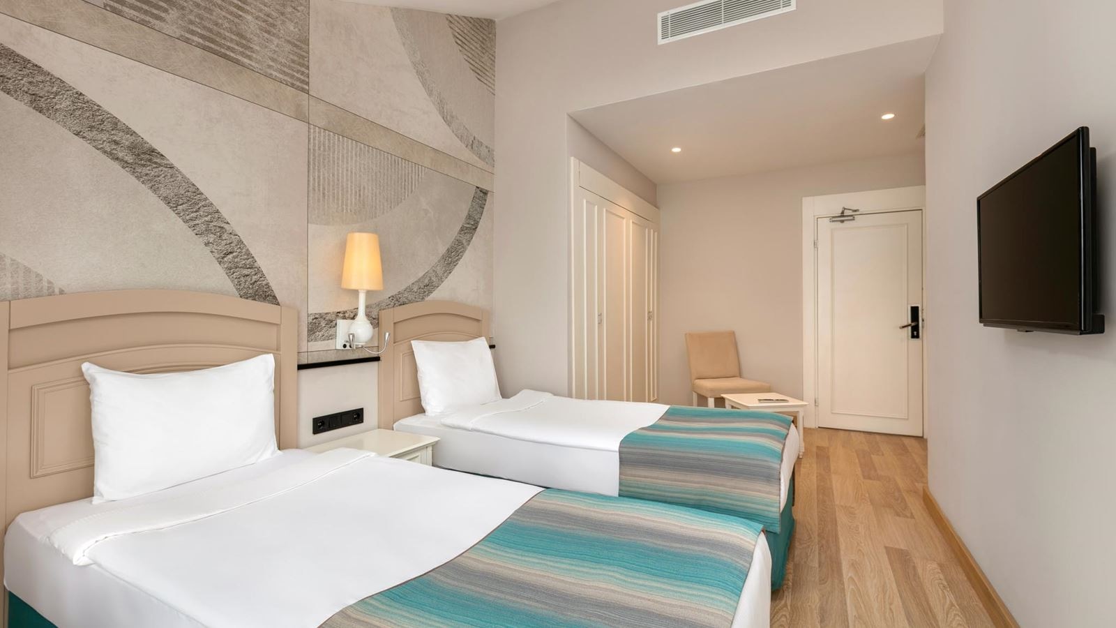 rooms-family-room