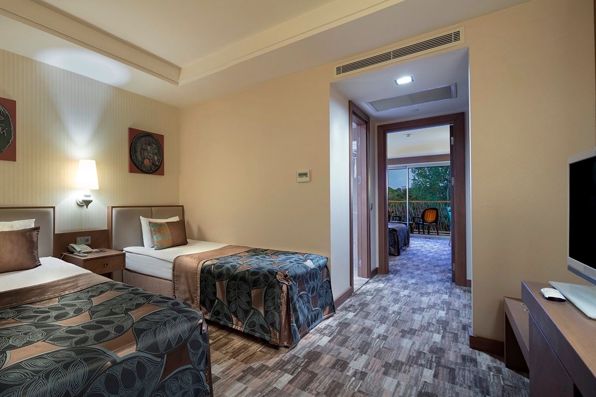 rooms-family-room