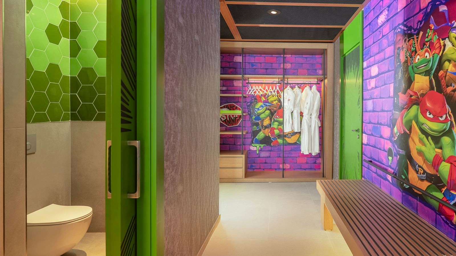 rooms-themed-deluxe-room-connection