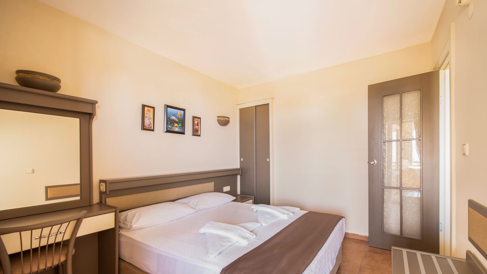 rooms-family-room